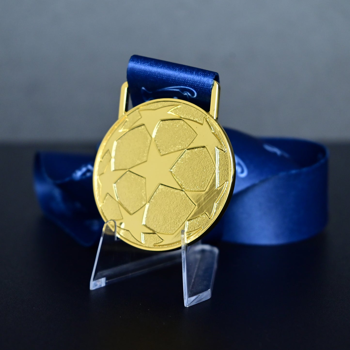 2016 UCL Medal Back Design, Real Madrid 11th Champions Title Commemorative, Bright Gold Football Fan Souvenir