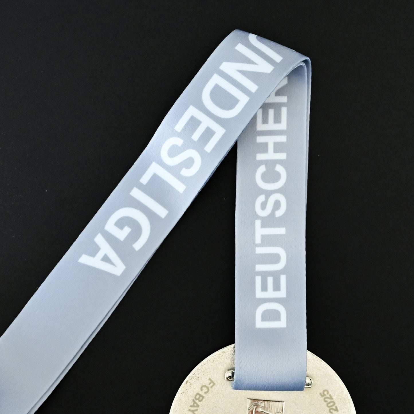 2025 Bundesliga Champions Medal FC Bayern Munich Munich Final Football Collectible Memorabilia