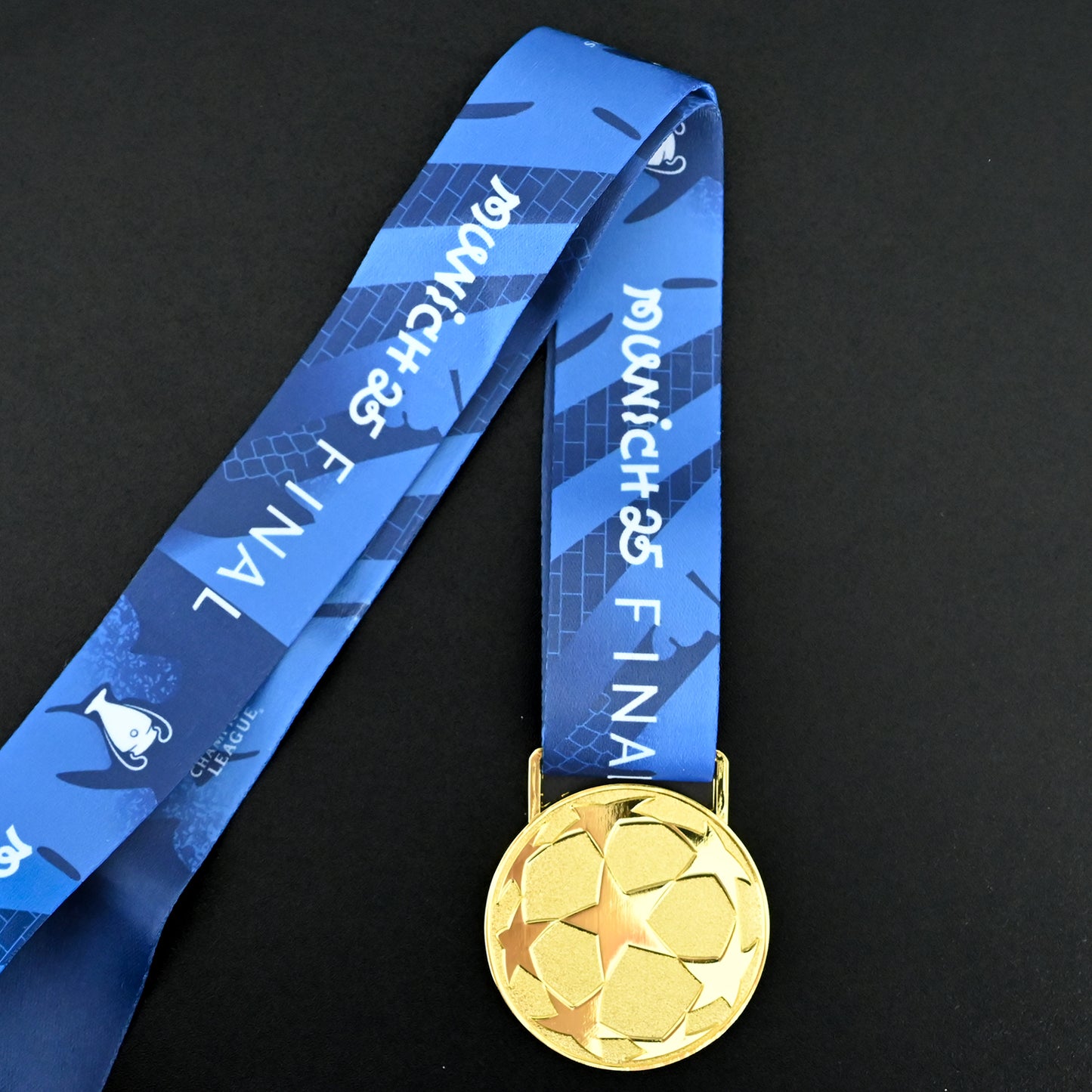 2025 UEFA Champions League Winner Medal with Lanyard, Munich 25 Final Full Set Gold Medal, Champions League Medal with Official Final Ribbon, 2025 UCL Final Complete Medal Set, Football Championship Medal with Strap
