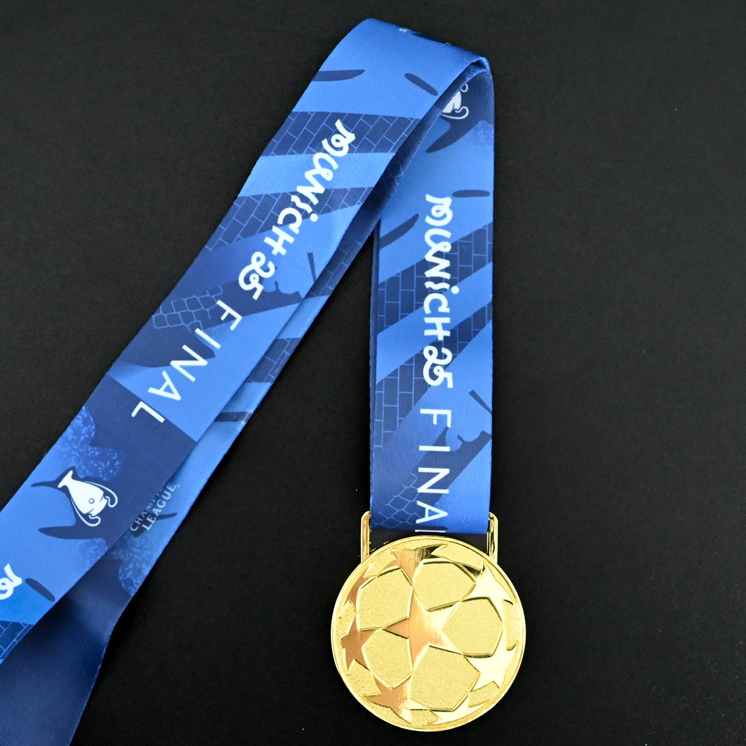 2025 UEFA Champions League Winner Medal with Lanyard, Munich 25 Final Full Set Gold Medal, Champions League Medal with Official Final Ribbon, 2025 UCL Final Complete Medal Set, Football Championship Medal with Strap