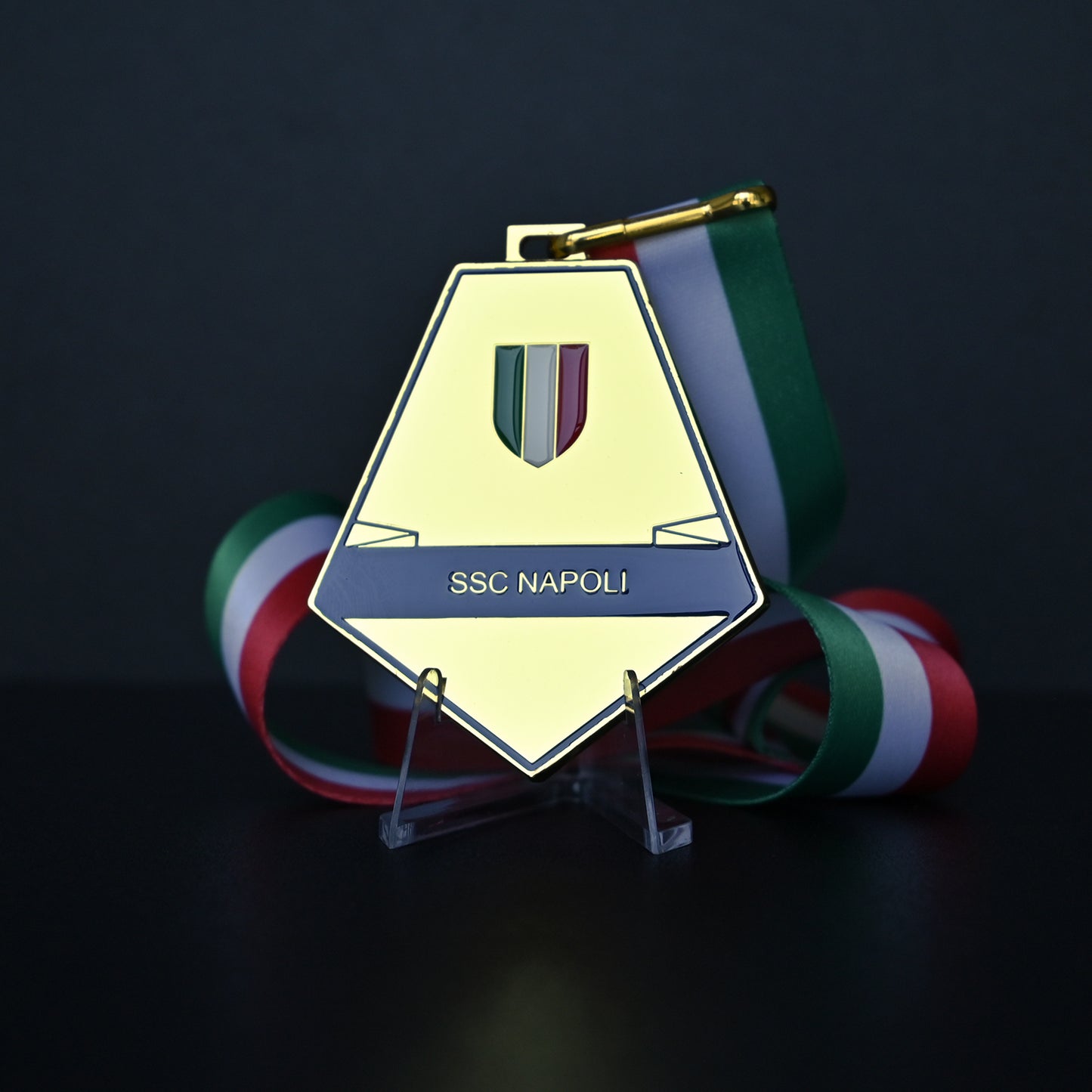Medal with 'SSC Napoli' on a dark background, Serie A 2025 medal, Napoli champion medal, SSC Napoli football medal, Italian flag medal, Serie A collectible